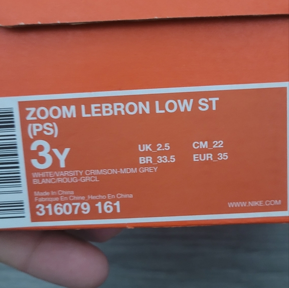 Zoom lebron low for kids - Picture 6 of 6